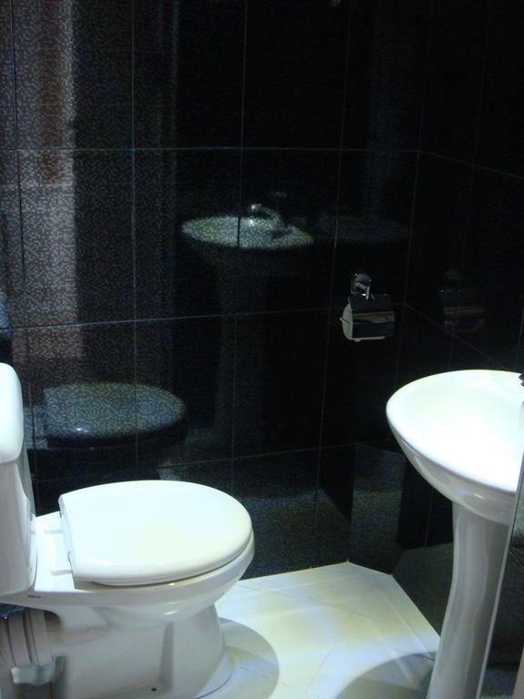 Crossway Tbilisi Hotel Quarto foto